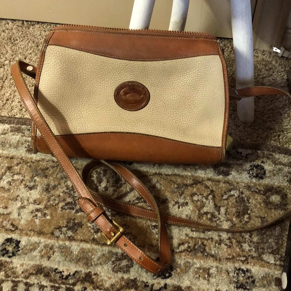 *vintage* Dooney and Bourke shoulder purse
